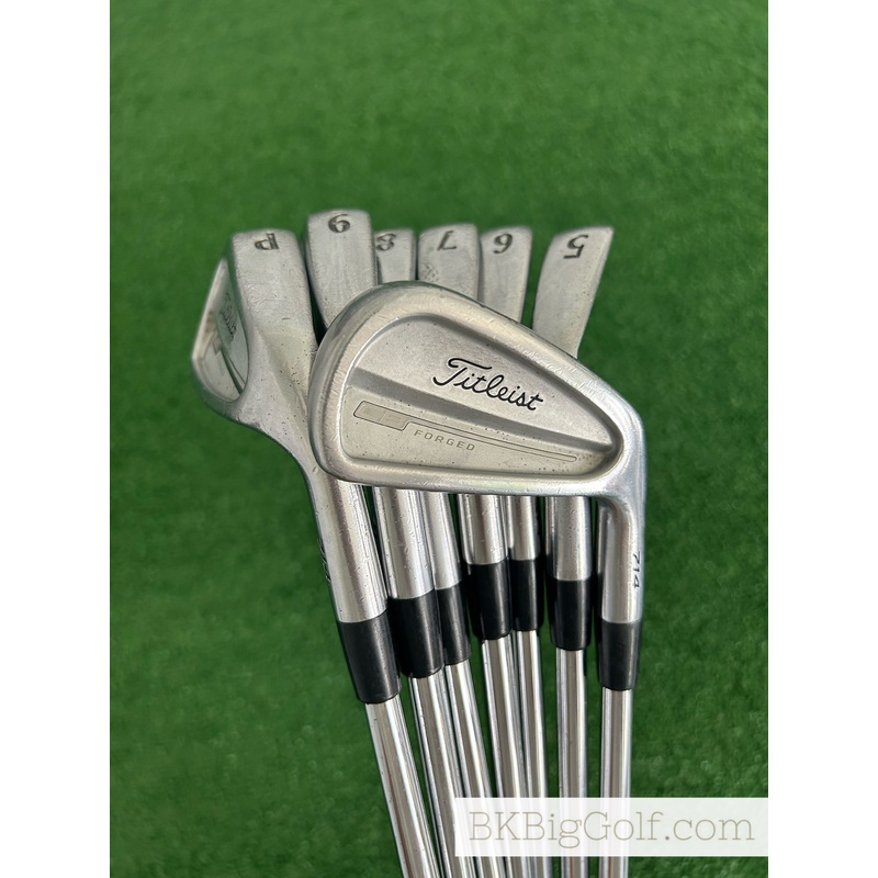 Titleist 714 CB Forged Iron Set 4-P / Dynamic Gold 120 Stiff