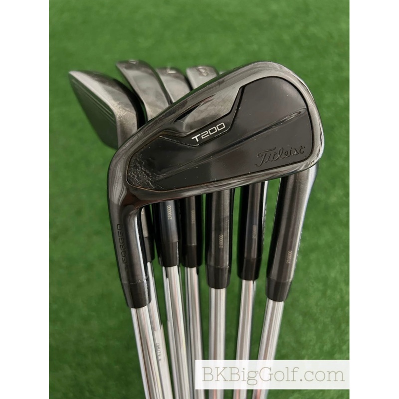 LH Titleist T200 / T100 22 Forged Limited Edition Black Iron Set 4-P / Project X LZ 6.0 Stiff